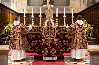 Vêtements liturgiques