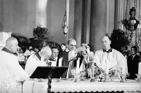 Paul VI célébre en italien